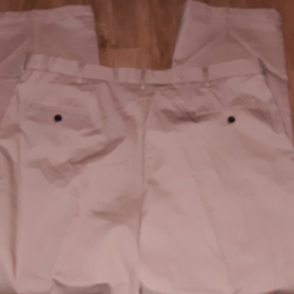 Haggar size 42x32 khaki pants - Picture 3 of 3